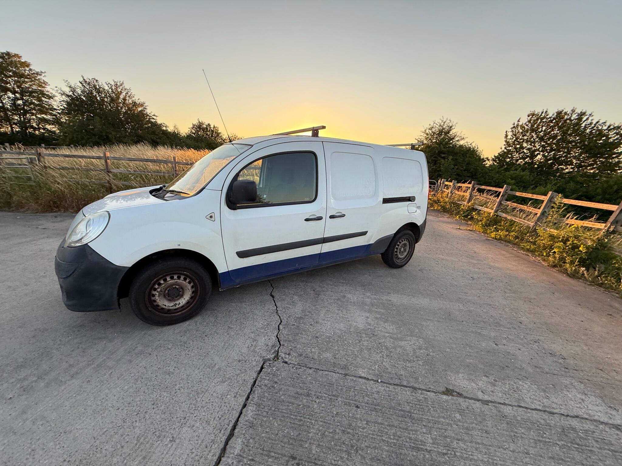 Renault Kangoo Maxi 1.5 LL21 dCi FWD L3 H1 4dr — photo 35 of 68
